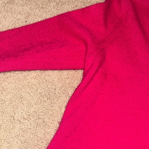 Women’s Small Banana Republic Sweater- has some pulling as shown in pics - Picture 6 of 6